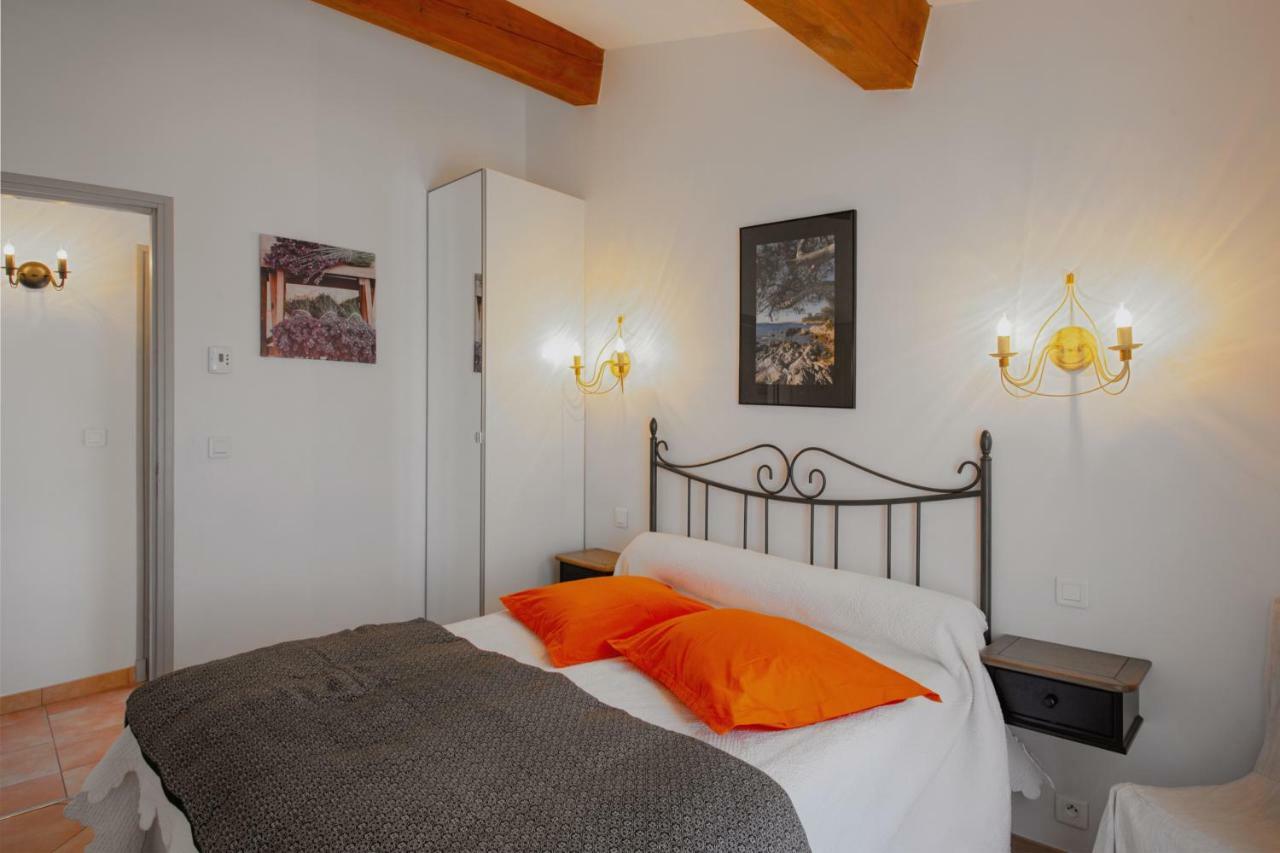 Coustelline Apartamento Le Lavandou Exterior foto